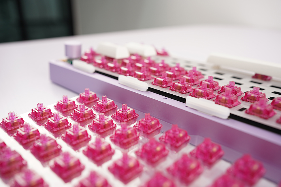 Akko CS switch Crystal Wine Red H8